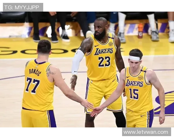 湖人对决热火2005年经典对抗赛回顾与分析