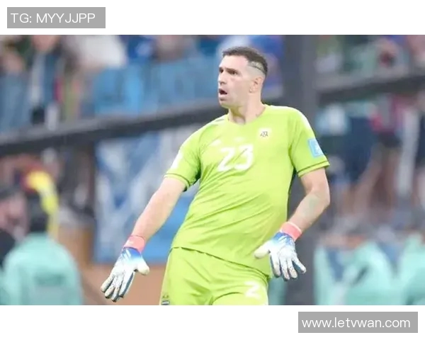 马丁内斯：从足球场上的传奇到生活中的真实故事